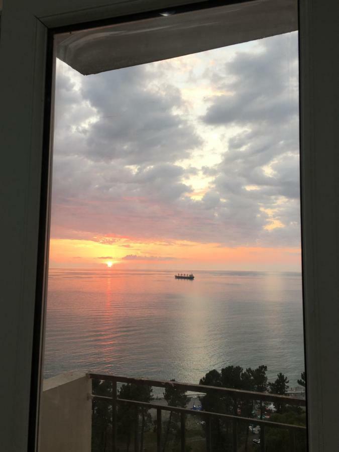 Yellow Room With Sea View Makhinjauri Ngoại thất bức ảnh