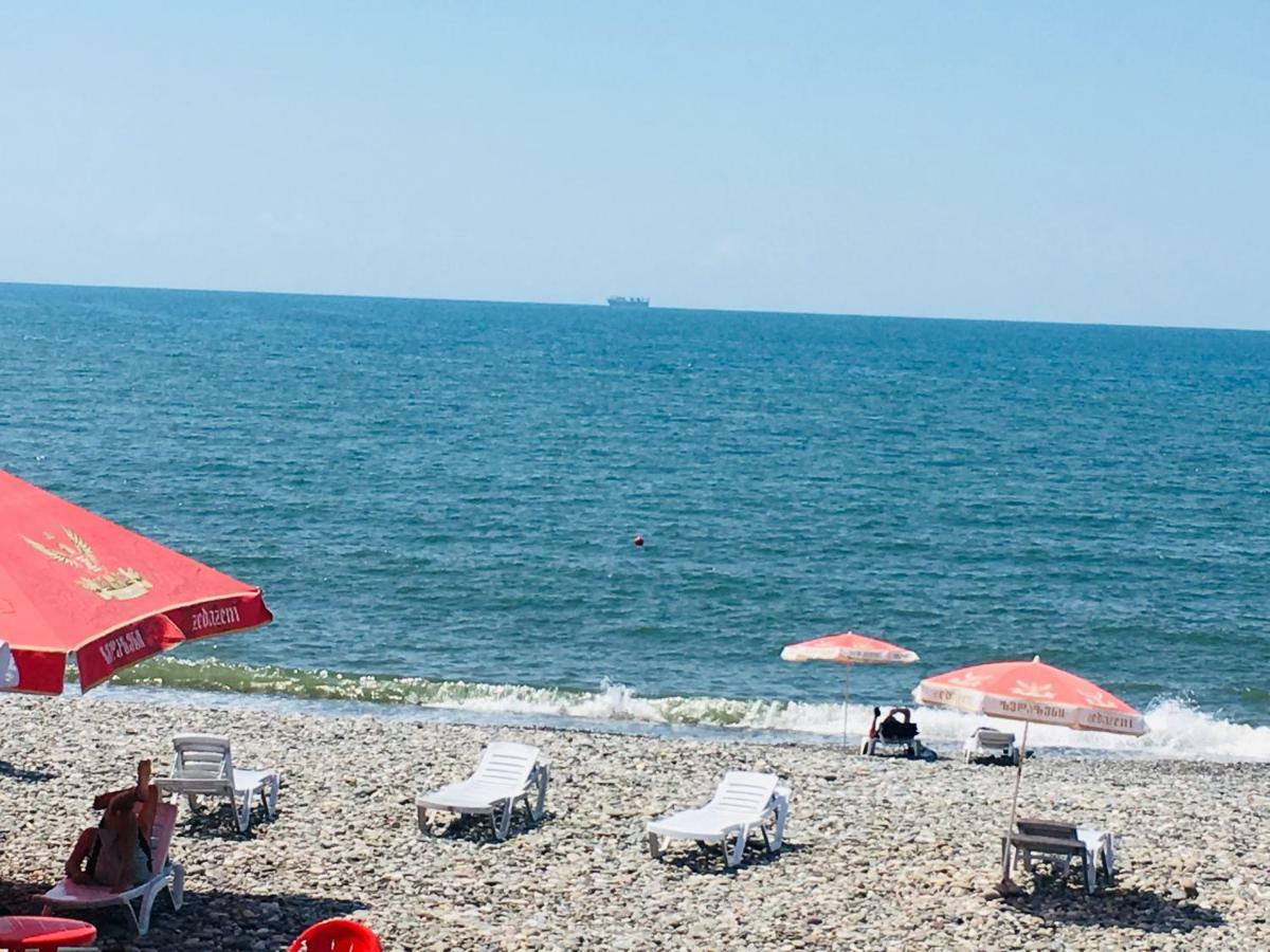 Yellow Room With Sea View Makhinjauri Ngoại thất bức ảnh